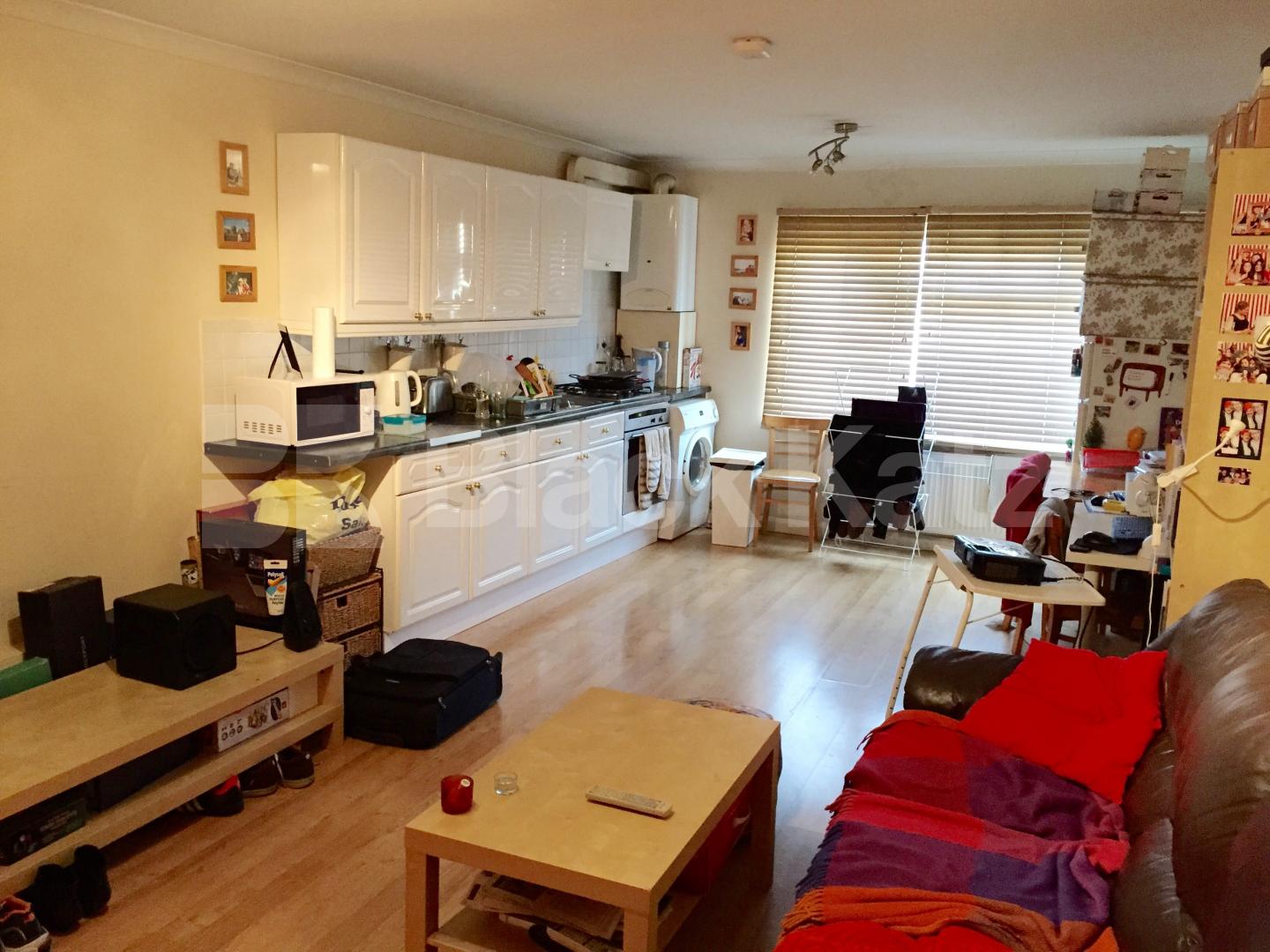 			LET, 1 Bedroom, 1 bath, 1 reception Apartment			 Kennington Lane, Kennington Cross